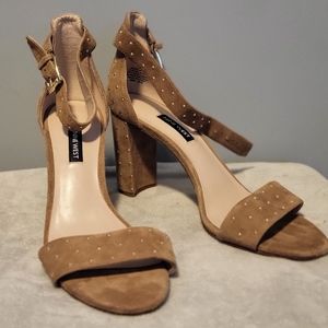 Nine West Tan Heals